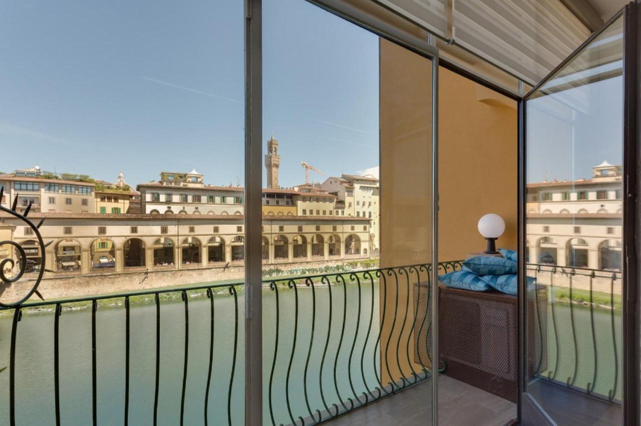 - Ponte Vecchio Balcony