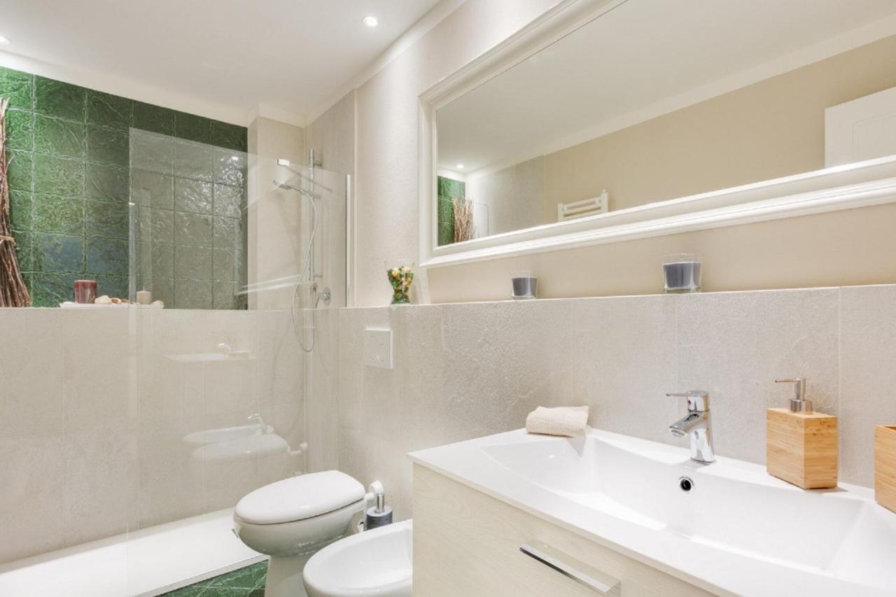 - Ponte Vecchio Balcony Apartment Florence